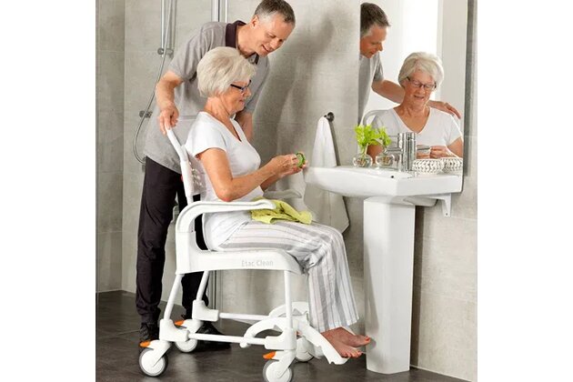 Etac-Clean-green-Carer-User-landscape-12x12cm.webp